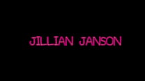 Jillian Janson ist erst achtzehn