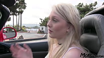 MOFOZO.com - Vídeo amador de sexo caseiro real com uma loira de 18 anos