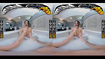 VIRTUAL PORN - Spicy Bubble Bath With Curvy Latina Serena Santos