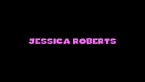 Jessica Roberts ist eine ganz natürliche Brünette mit einem dicken Hintern und großen alten Titten, die sich nach einem guten, harten Fick sehnt!