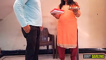 Big Ass Horny Chaachi hat beim Diwali-Fest ein Geschenk von Bhateeja erhalten