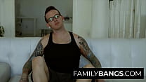 FamilyBangs.com ⭐ Smocking Hot Teen has Full Time to Seduce her Gamer Bro, Kendra Spade, Johnny Goodluck