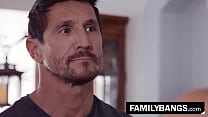 FamilyBangs.com ⭐ La MILF disperata rischia il matrimonio con suo cognato, Reagan Foxx, Tommy Gunn
