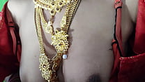 Сексуальная индийская красивая бхаби в красном сари жестко трахается, стонет на хинди