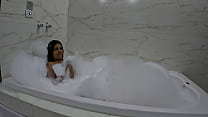 Eu naquele banho sensual de espuma na banheira
