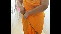 Fille indienne sexy aux gros seins en sari