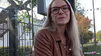 GERMAN SCOUT - Ajustez la blonde aux lunettes Vivi Vallentine Pickup et parlez à Casting Fuck