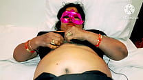 Desi Chubby Indian Lady Vibrator se Masterbation Karti Huyi