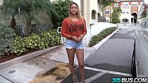 Gulliana Alexis tem apenas 18 anos e está prestes a filmar seu primeiro filme pornô 1.1