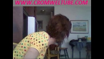 belle-mère surprend en train de sucer une bite sur webcam - WWW.CROMWELTUBE.COM