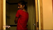 Горячая сексуальная индийская крошка Divya в душе в любительском видео